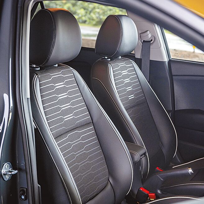 座椅採取复合材质，表面为Tiger Nose纹路。（陈大任摄）