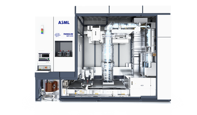 荷兰ASML公司制造的DUV光刻机能进行7至130奈米制程，它使用的准分子雷射使用惰性气体，并以氖气做为防止电极腐蚀的缓衝气体，是现有中低阶晶片制程中重要的辅助材料。（图／ASML）