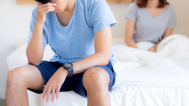 一名男網友表示，他試探性摸女友胸部，沒想到對方仍堅決結婚才可以，當下他以為女友還是處女，沒想到女友卻說過和3任男友交往都有發生關係。（圖／示意圖，達志影像）