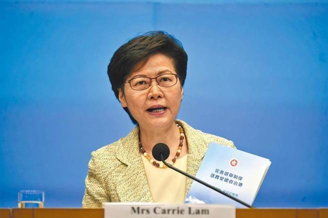 香港民意研究所公布首份「一国两制25周年中期民情总结」调查，显示现任特首林郑月娥成为歷任民望最低的特首。（中新社）