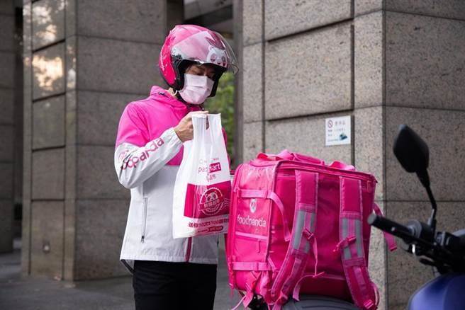 外送平台「foodpanda」6日宣布針對6縣市每筆訂單加收3到5元，引發使用者強烈反彈。（Foodpanda提供／游念育台北傳真）