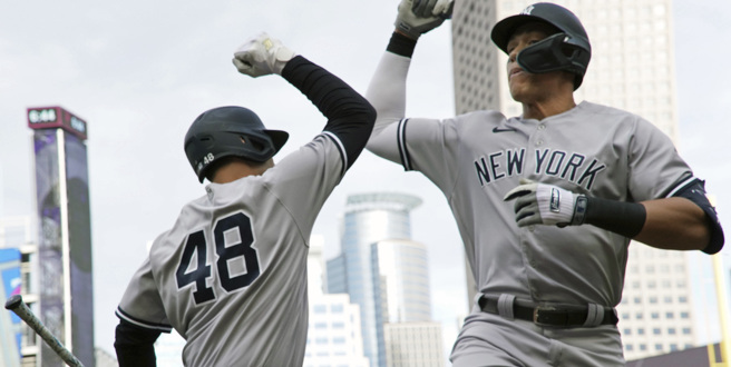 「法官」贾吉首打席就开轰(美联社)