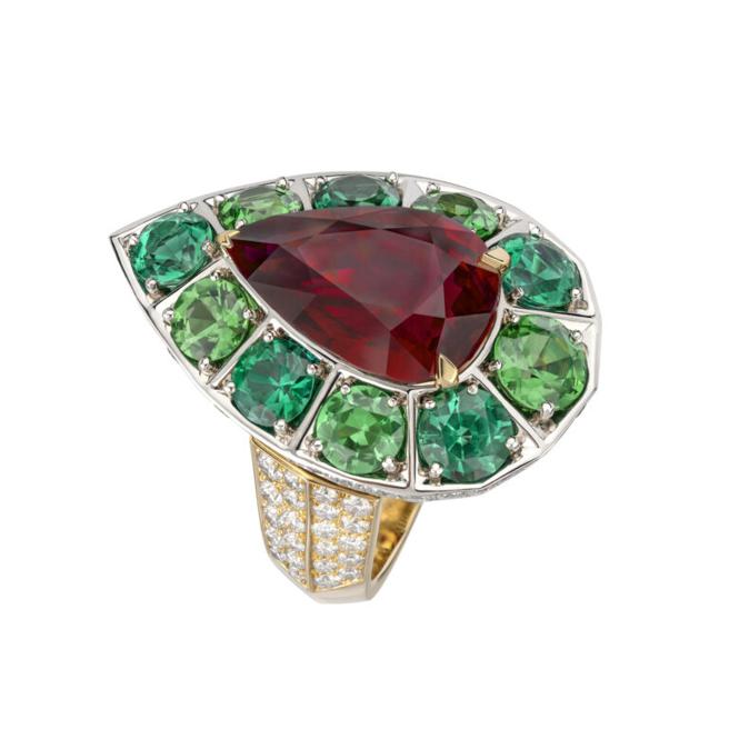 香奈儿为庆祝芳登广场旗舰店开幕，推出《Les Bijoux de Mademoiselle》限定珠宝，图为Rouge Gabrielle红宝石戒指。（CHANEL提供）