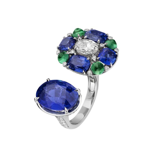 香奈儿为庆祝芳登广场旗舰店开幕，推出《Les Bijoux de Mademoiselle》限定珠宝，图为Talisman Venitien蓝宝石指间戒。（CHANEL提供）