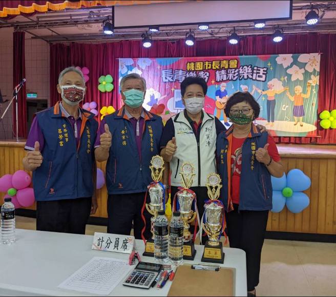 鄭寶清參加桃園市長青會的說故事比賽。(取自鄭寶清臉書)