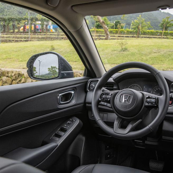HONDA HR-V S+勁化版駕駛座左側視野幾乎無死角。（陳大任攝）