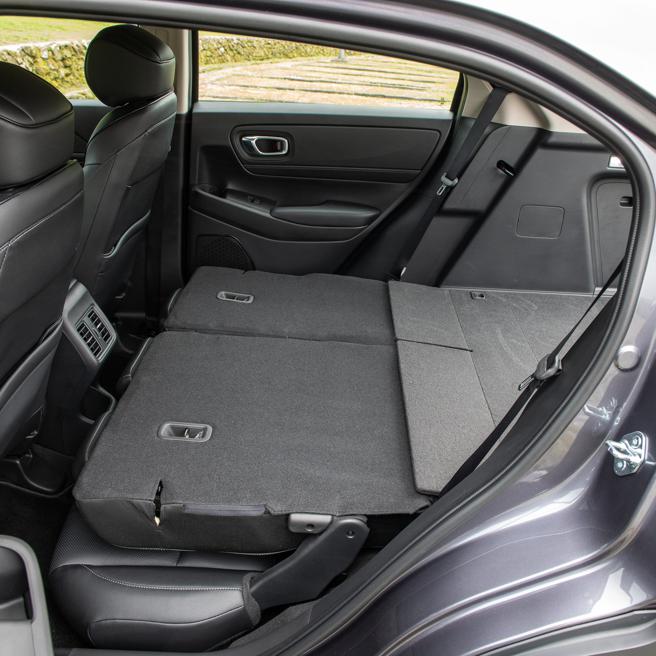 HONDA HR-V S+勁化版後座前傾打平。（陳大任攝）