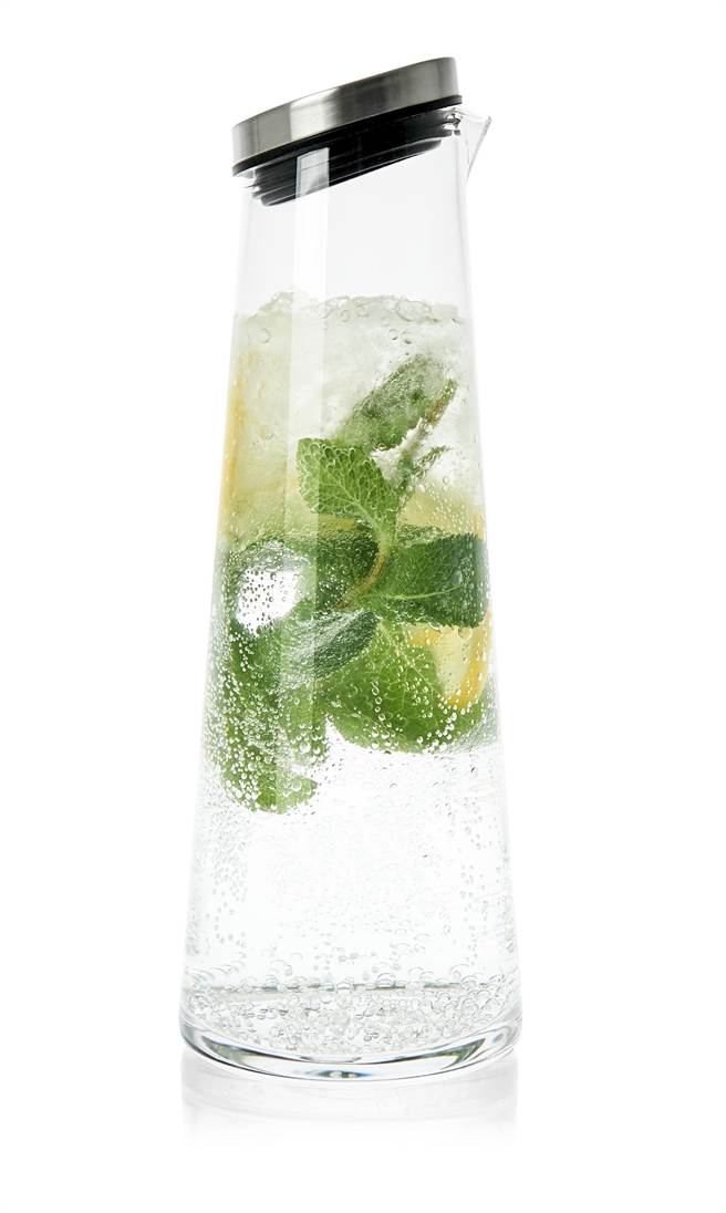 光彩玻璃水瓶1.1L。（宝雅提供） 