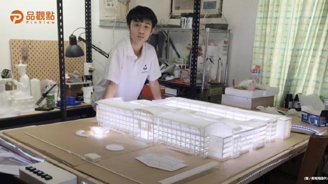品观点│留下三年最美的回忆!  国中毕业生制作校园模型送学校│高雄