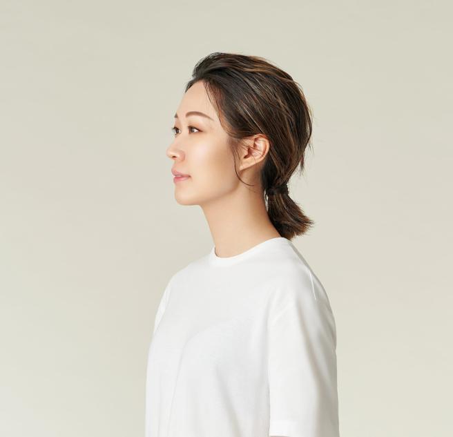 金马宾馆当代美术馆执行长邵雅曼，这次与玛莎、方序中等人合作筹办展览。（相信音乐提供）