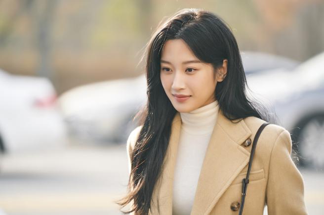 文佳煐在《尽情吃 用力爱》中和吕珍九共享感情。（Disney+提供）