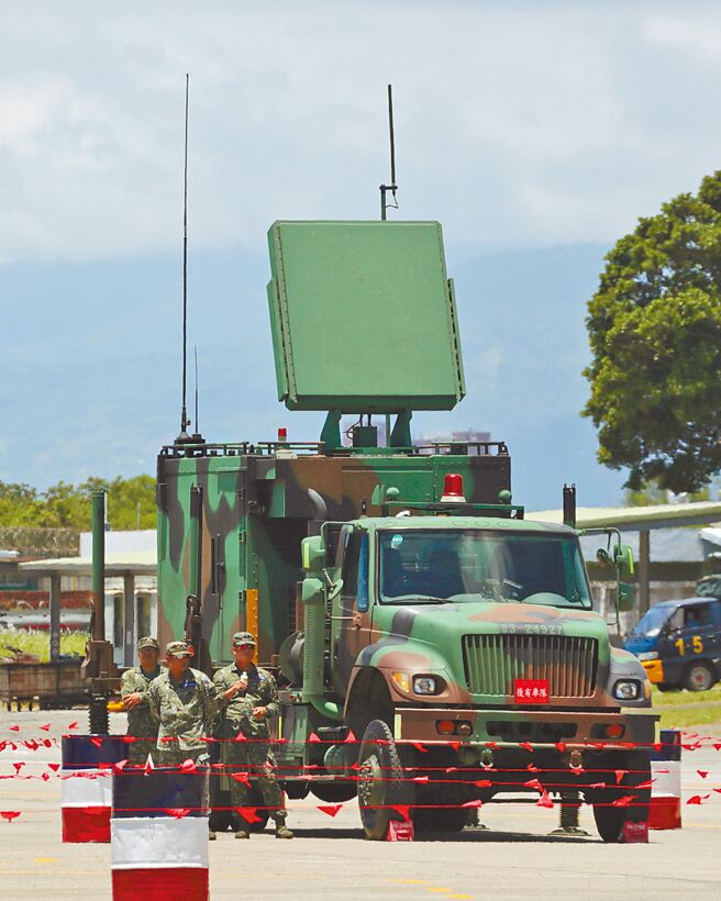 中科院自力研发的蜂眼雷达车。（本报资料照片）