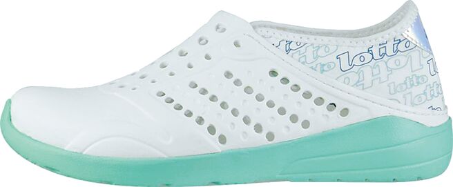 爱买LOTTO洞洞休閒鞋，6月14日前特价399元。（爱买提供）