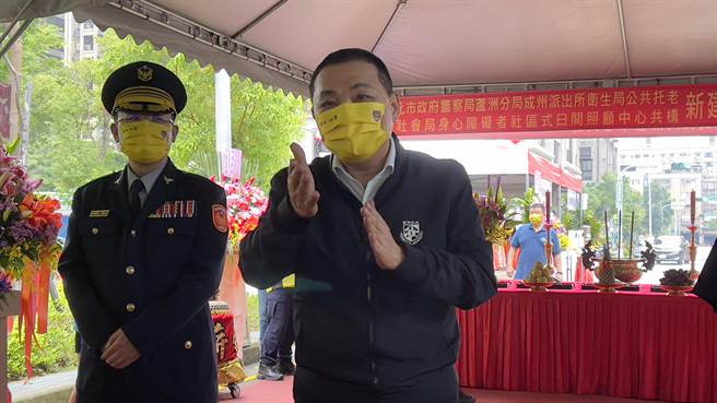 对于恩恩案引发的争议，新北市长侯友宜今天力挺消防局，表示交由司法证明清白。（吕健豪摄）