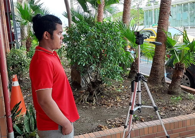 蓬萊分隊戶外設置視訊設備進行人臉辨識。（翻攝照片／高雄洪靖宜傳真）