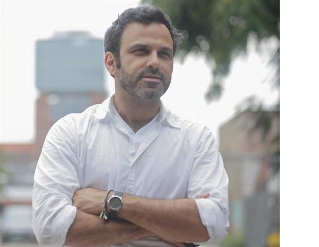 《黎巴嫩的天空》导演奥亚力穆恩奈斯。（台北双喜电影提供）