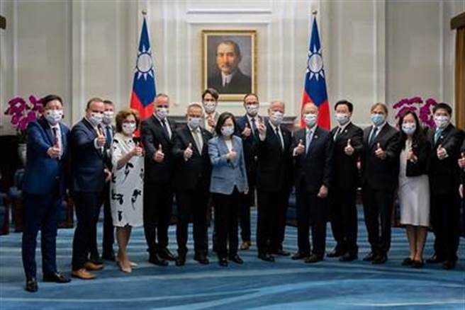 蔡总统日前接见「斯洛伐克国会暨布拉提斯拉瓦省」访问团(总统府提供)