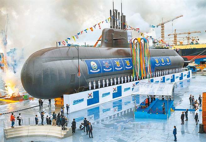 韩媒指SI公司参与协助台湾潜舰国造案，涉嫌泄露大宇造船公司持有的部分韩国最新型「张保皋-III级」潜艇技术，图为韩国大宇造船建造的潜艇。（摘自韩国大宇造船官网）
