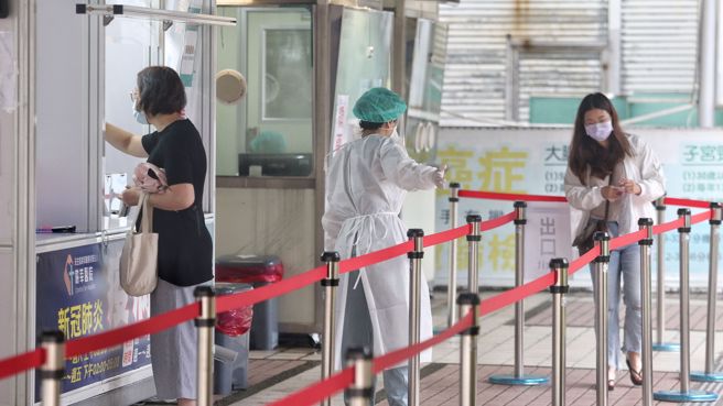 陳時中今表示，整體疫情的趨勢是在往下走，目前北北桃累積感染百分比已破10％，台中、台南、高雄則介於8.38～9.7％，在高原徘徊。（圖／示意圖，記者杜宜諳攝影）