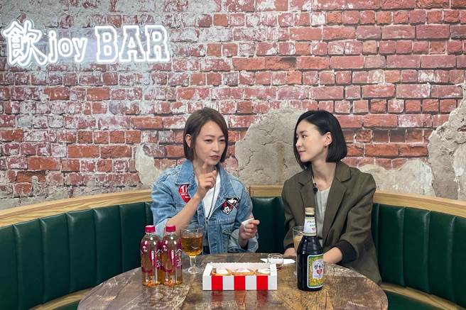 潘慧如、锺瑶闺蜜话匣子打开停不了。（球状星团娱乐公司提供）