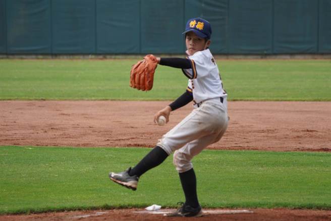 中山国小球员罗浩瀚入选U12棒球世界杯的国家队培训选手。（新竹县政府提供／罗浚滨新竹传真）