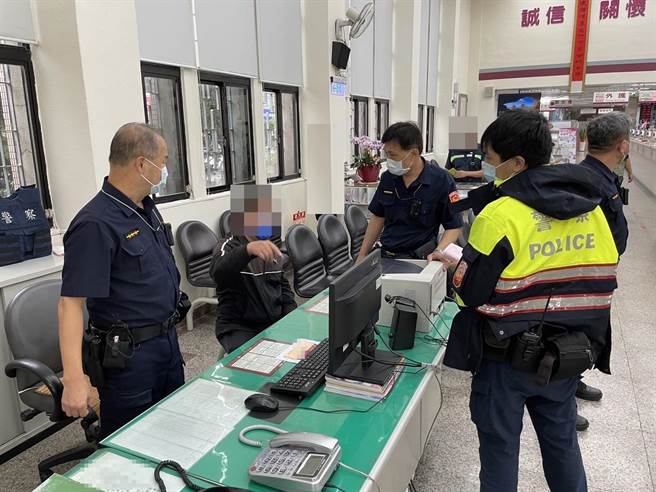 男子深陷网恋投资诈术陷阱，所幸机警一语道破美梦阻匯款。（民眾提供）