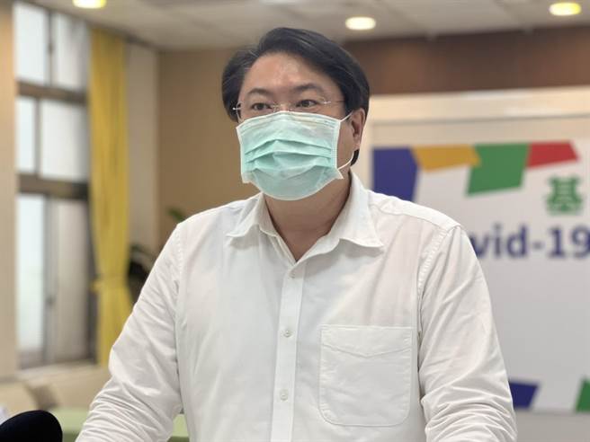 市长林右昌宣布，小学与公立幼儿园6月13日起，恢復实体上课。（陈彩玲摄）