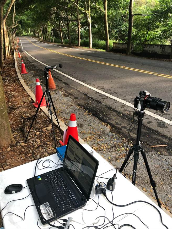 彰化县环保局去年启动科技执法，使用「移动式声音照相系统」，至少告发50辆车次，效果显着，环保局表示，今年预计再投入4套设备，针对噪音热区24小时监控。（环保局提供／吴建辉彰化传真）