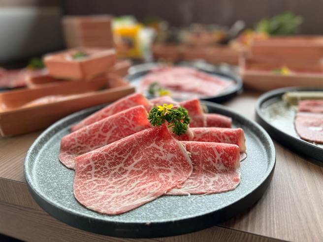 主打和牛吃到饱。（柯宗纬摄）