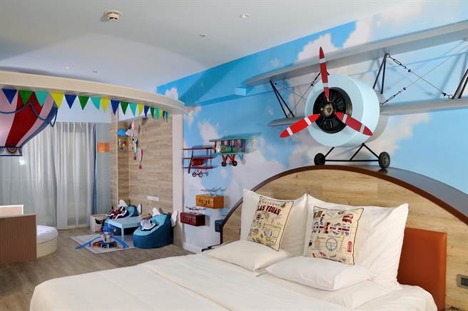義大皇家酒店親子主題房飛行屋。（義大皇家酒店提供）