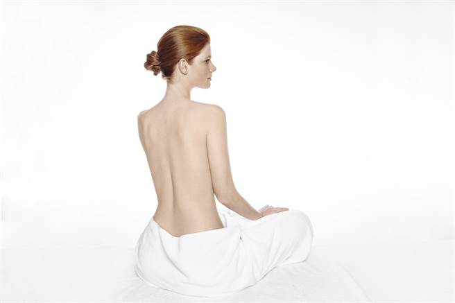 Sisley密集紧致雕塑美体按摩。（Sisley提供）