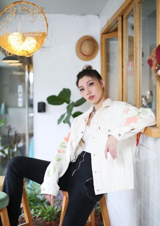 Karencici首度叩关金曲歌后，心情期待开心，感谢评审的肯定。（陈俊吉摄）
