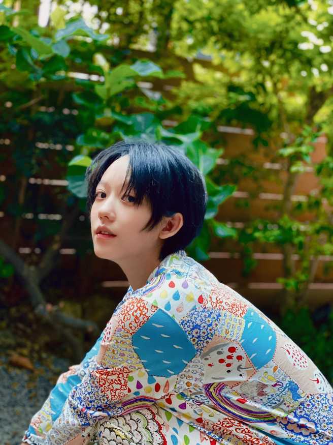 孟耿如穿缤纷可爱睡衣风，不施脂粉也显见恢復状态良好。（图／取自孟耿如脸书）