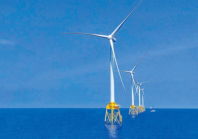 沃旭能源表示，大彰化西南第一阶段离岸风场已成功安装首座风机，并开始发电。（沃旭能源提供）