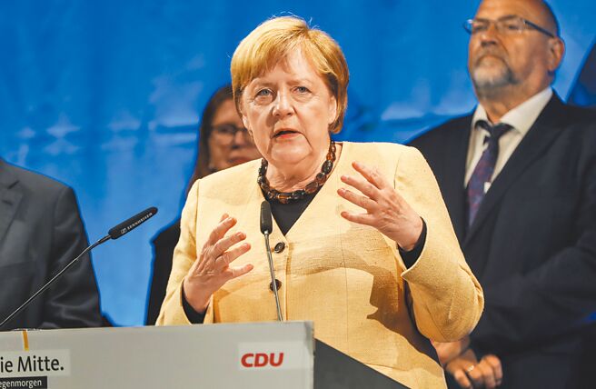 德国前总理梅克尔否认她执政时「姑息」俄国，以致其入侵乌克兰。（新华社）