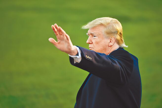 川普部分亲信认为，他可能最快7月就会宣布参选2024总统。（中新社）