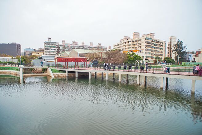 市府於康樂里社區建置何姓溪滯洪池。（新竹市政府提供／王惠慧新竹傳真）