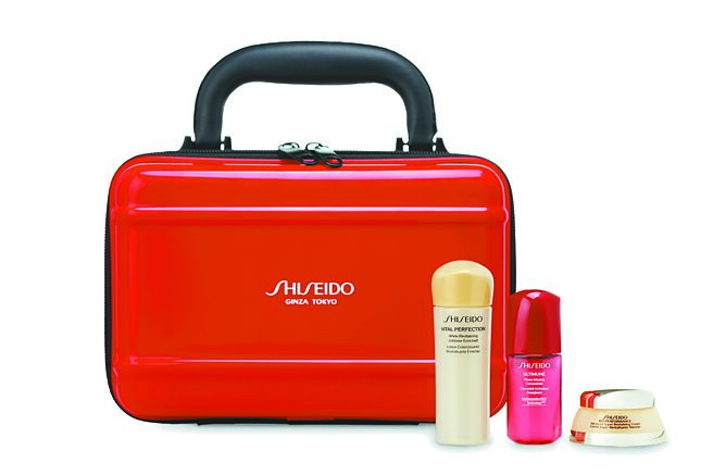 针对150周年推出的纪念迷你手提箱，内含资生堂明星商品3品，是追寻肌肤之美的最佳旅伴。（Shiseido提供）