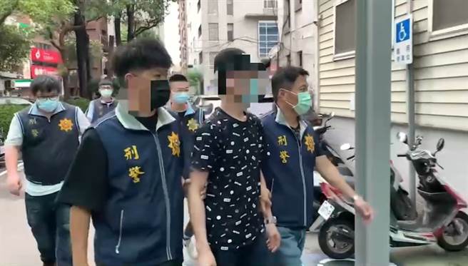 3名嫌犯昨天遭警方逮捕归案，讯后依加重强盗罪嫌移送。（警方提供）
