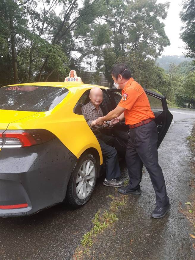 三峡义交小队长蒋金水获选担任护老专案宣导大使。（警方提供）