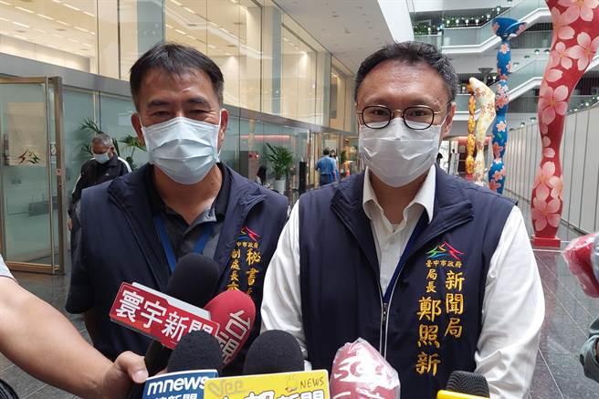 新闻局长郑照新呼吁有关快筛试剂上市府贴纸的讨论可以停止了，别再打击第一线防疫人员的士气。（谢琼云摄）