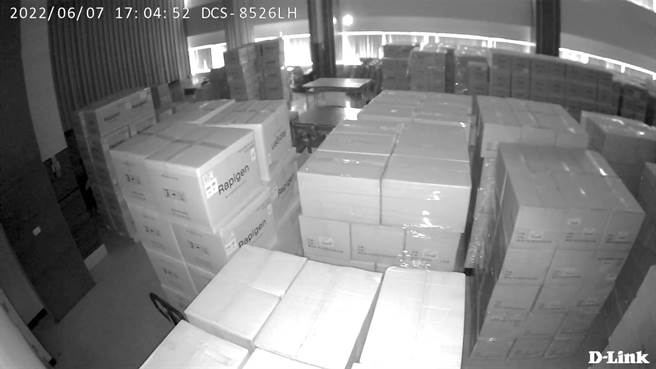 中市府强调下午五点后的下班时间，并无人员在里面作业加班，并出示监视器画面佐证澄清，呼吁各界勿以讹传讹。（图／秘书处提供）