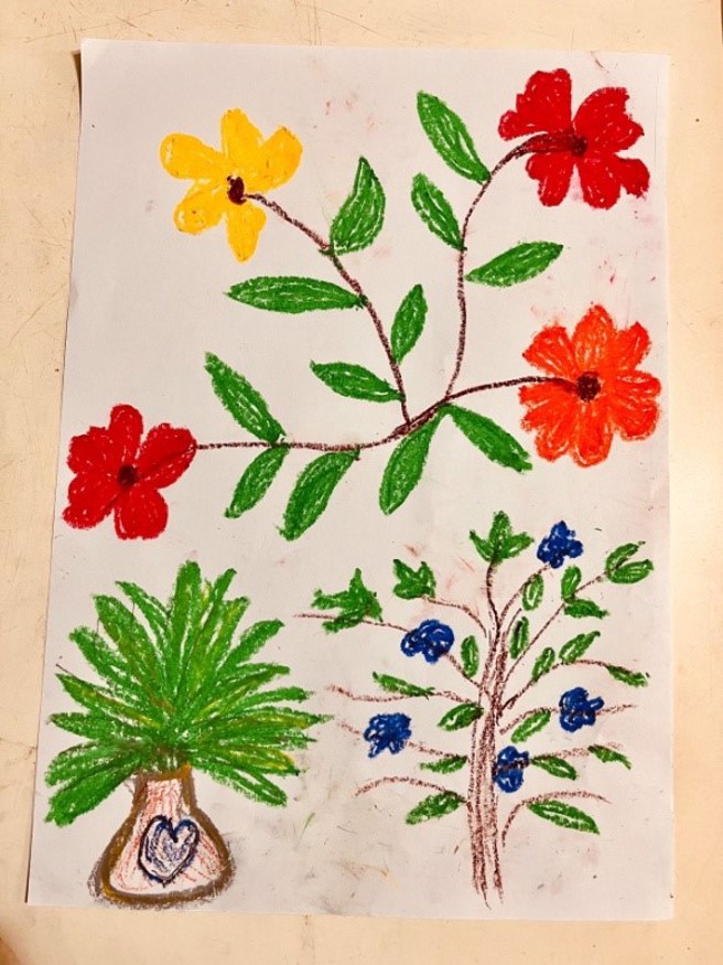 高龄90岁黄秀月奶奶的参展作品《课堂练习作》，伴随着画卷好似回到了儿时的喜悦。(照片/北医展龄中心提供)