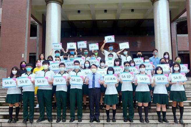 侨泰中学今年全校5A人数共40人，预估30人可录取一中、女中。（校方提供／谢琼云台中传真）
