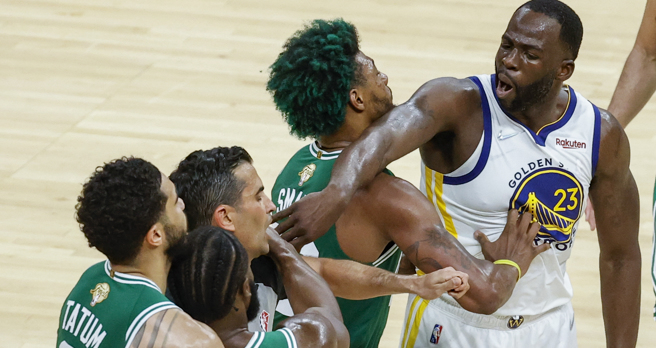 格林三场比赛有两场6犯离场(美联社资料照)