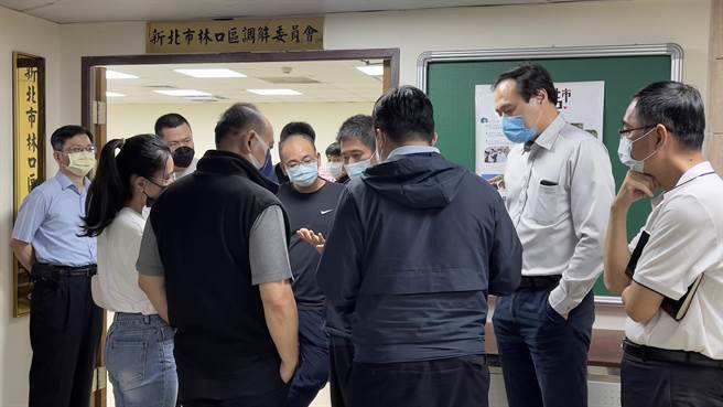 今天林口分局鄂姓女警的车祸事故案件，在林口区公所调解委员会进行第2次调解。（吕健豪摄）