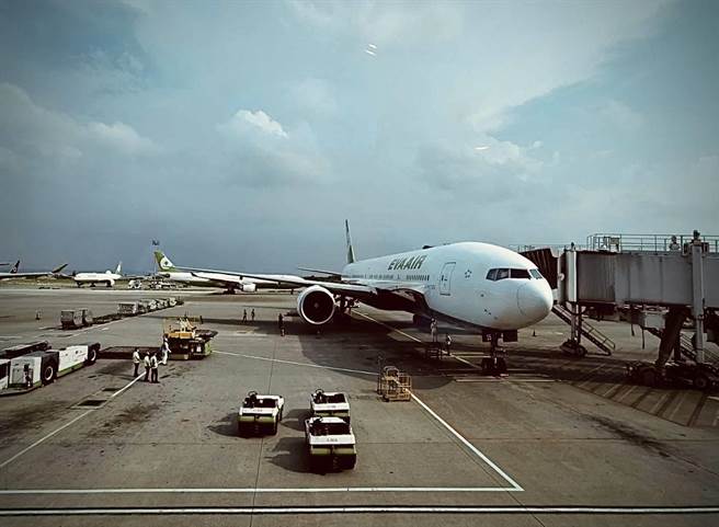 国籍业者机队数持续成长，在空侧资源有限下，机场公司停机坪调度挑战日增。(桃机公司提供)