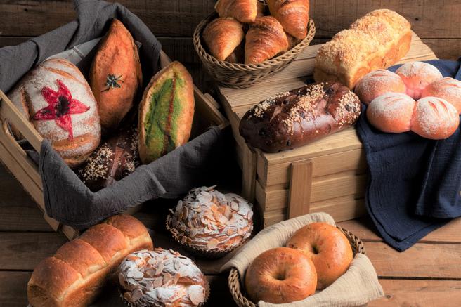 台南大員皇冠假日酒店的289吧推出多款新品麵包。（台南大員皇冠假日酒店提供）