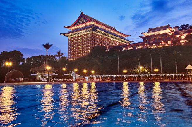 圆山联谊会拥有奥林匹克规格户外泳池。（圆山大饭店提供）