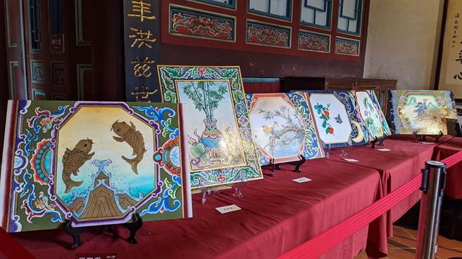 「蔡龙进传统建筑彩绘技术推广计画第二期成果展」，展期到6月11日。（新北市文化局提供）